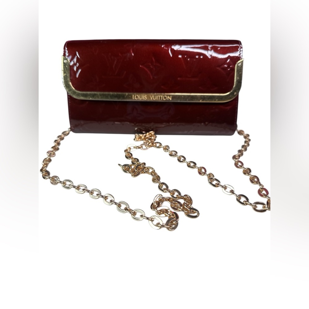 Louis Vuitton Amarante vernis long wallet w unbranded chain and insert